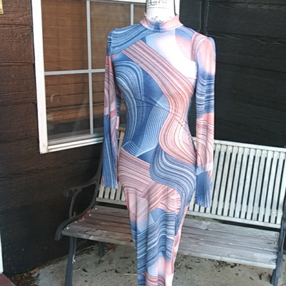 Soft marble midi dress - Picture 2 of 5